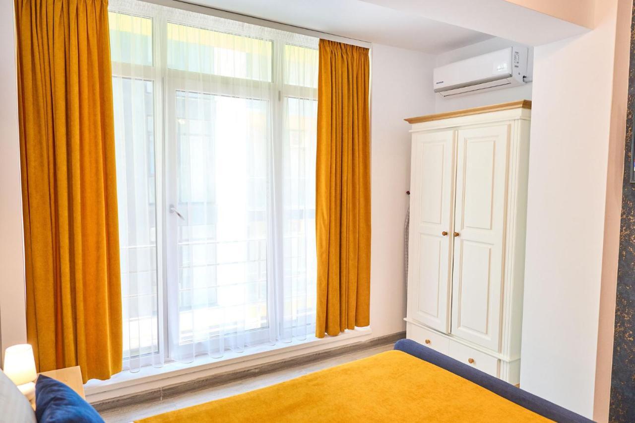 Seastar Apartment - Spa N Pools Beach Resort Mamaia Exterior photo