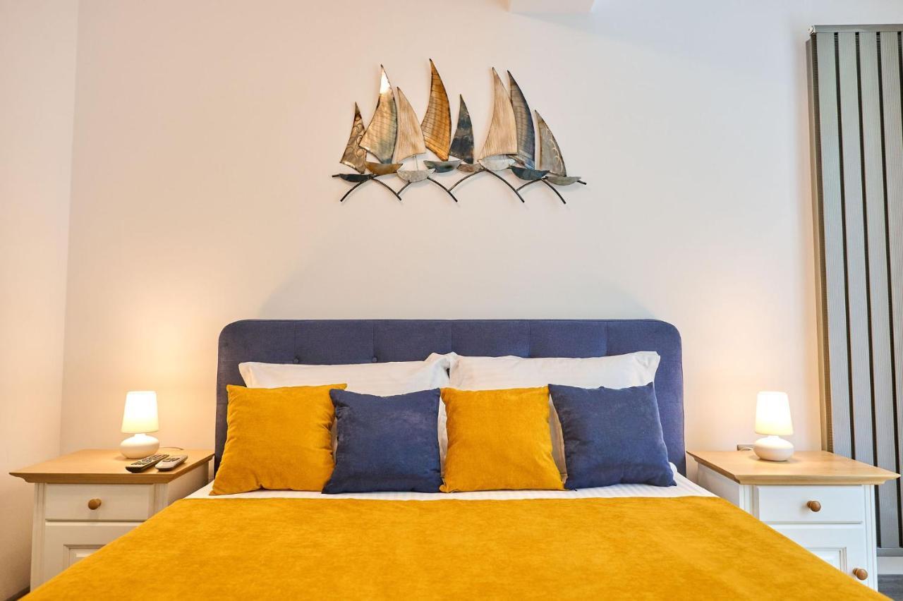 Seastar Apartment - Spa N Pools Beach Resort Mamaia Exterior photo