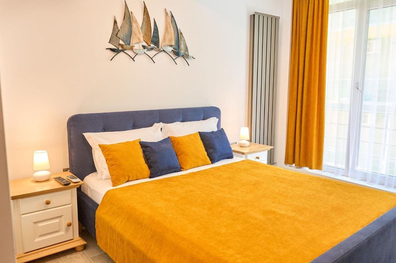 Seastar Apartment - Spa N Pools Beach Resort Mamaia Exterior photo