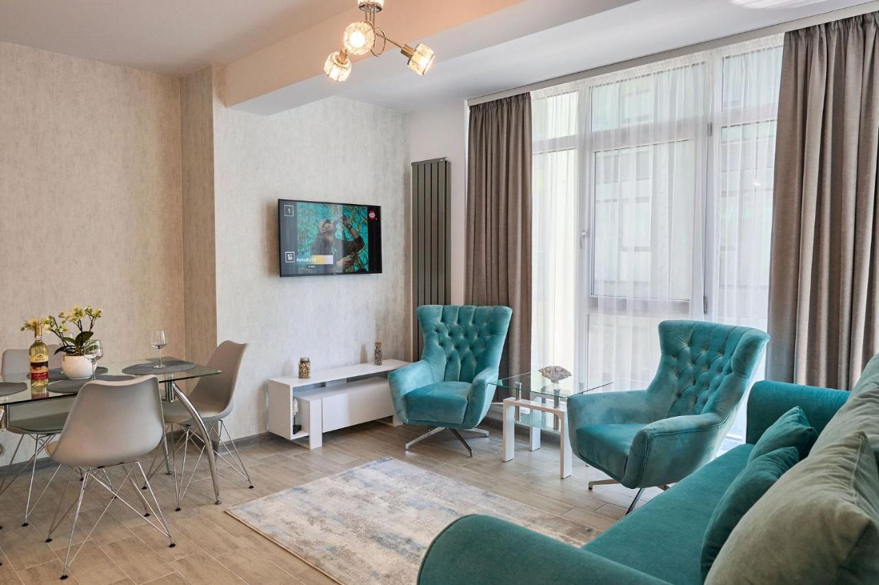 Seastar Apartment - Spa N Pools Beach Resort Mamaia Exterior photo